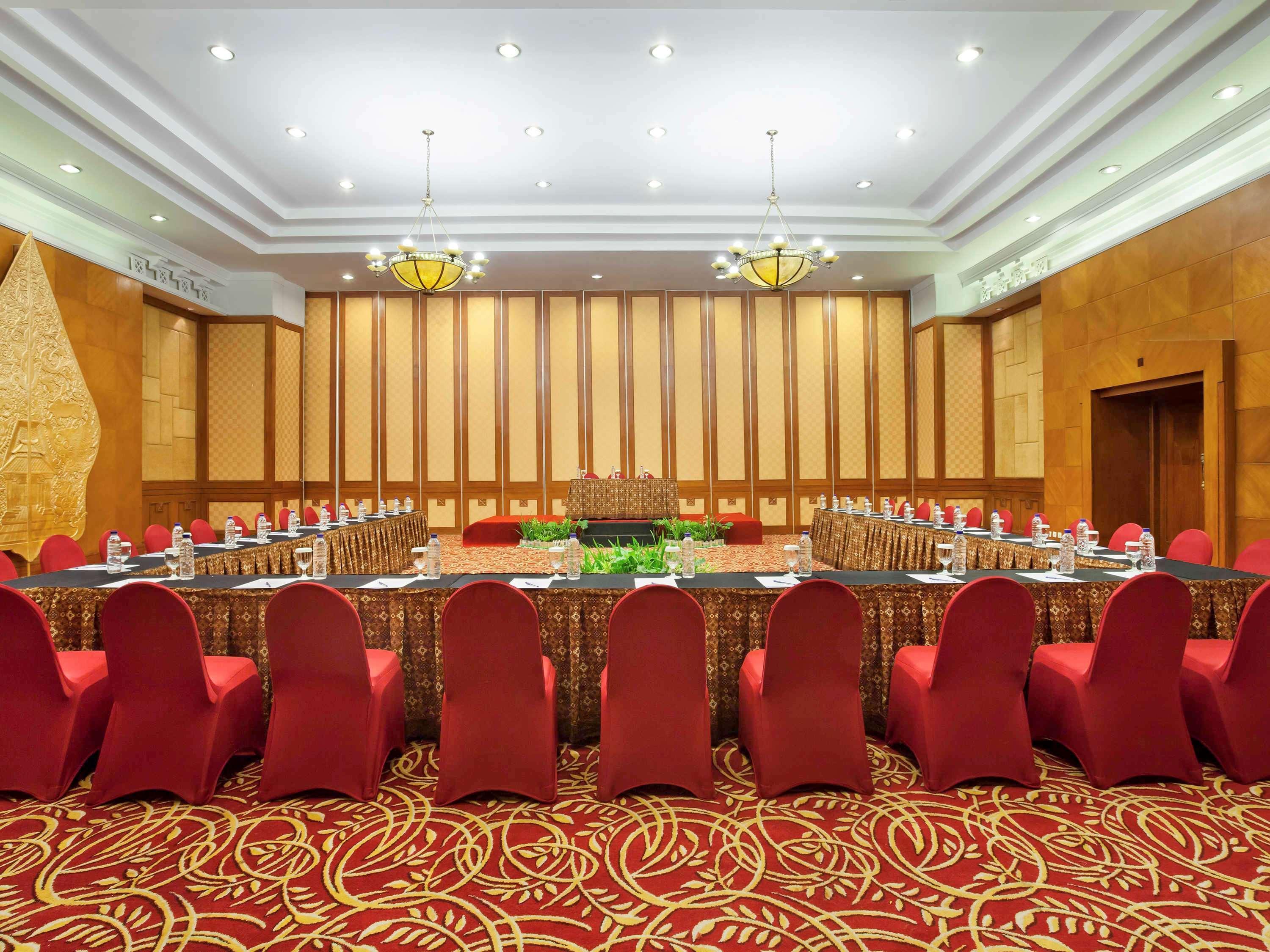 Novotel Solo Surakarta (Solo) Exterior foto