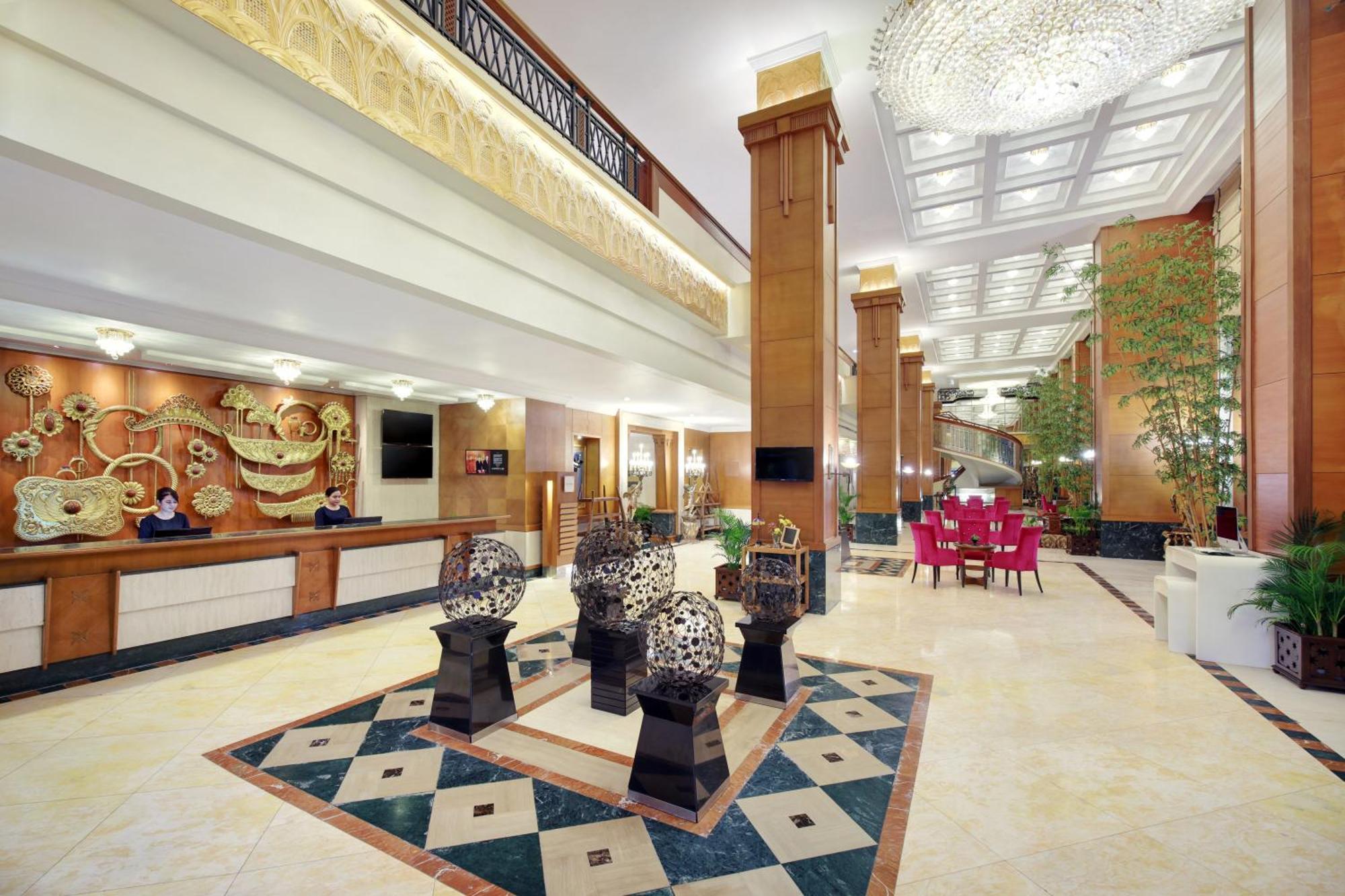 Novotel Solo Surakarta (Solo) Exterior foto