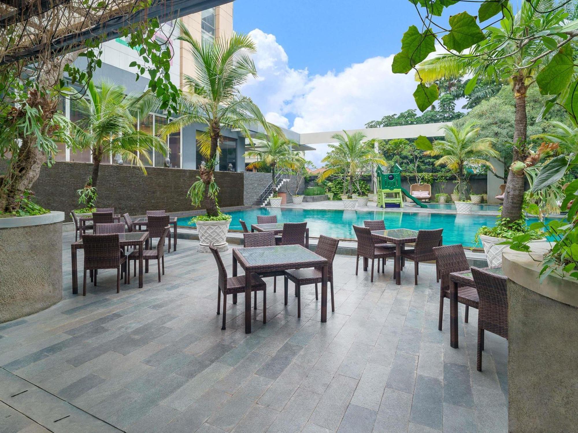 Novotel Solo Surakarta (Solo) Exterior foto